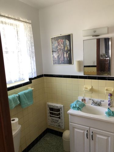 ESTATE ORDERED SOLD! Lakeside (Bucktown) Community: 1629 Live Oak St, Metairie, LA 70005